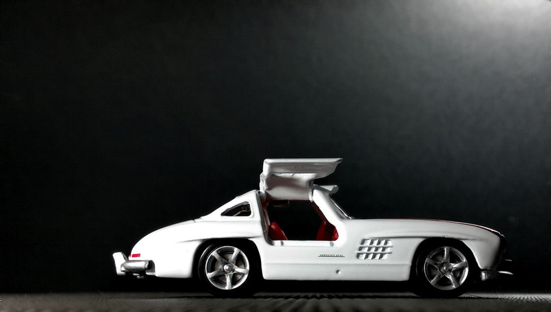 Illustration for article titled LaLD Car Week: A white Merc